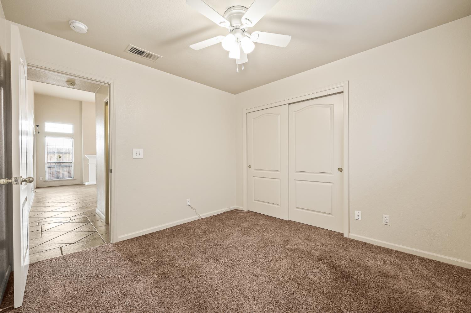 988 Ramona Ave, Clovis, CA 93612