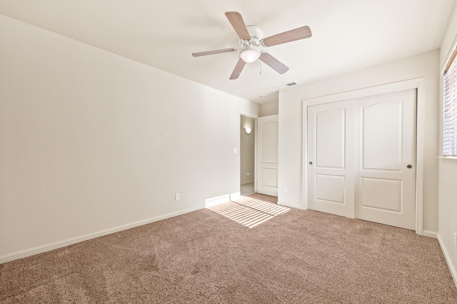 988 Ramona Ave, Clovis, CA 93612