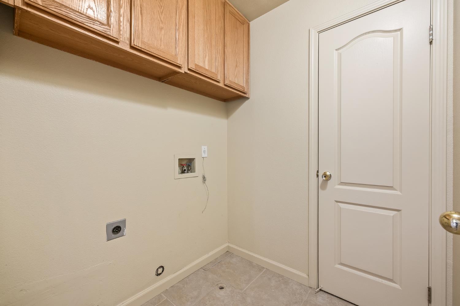 988 Ramona Ave, Clovis, CA 93612