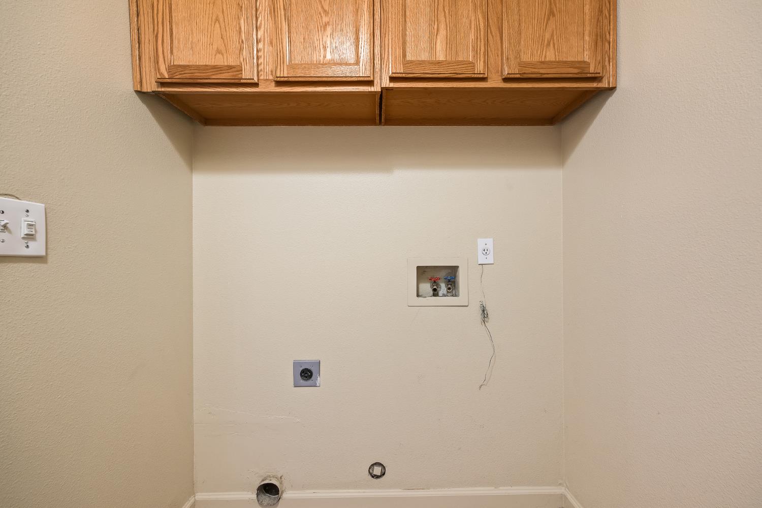 988 Ramona Ave, Clovis, CA 93612