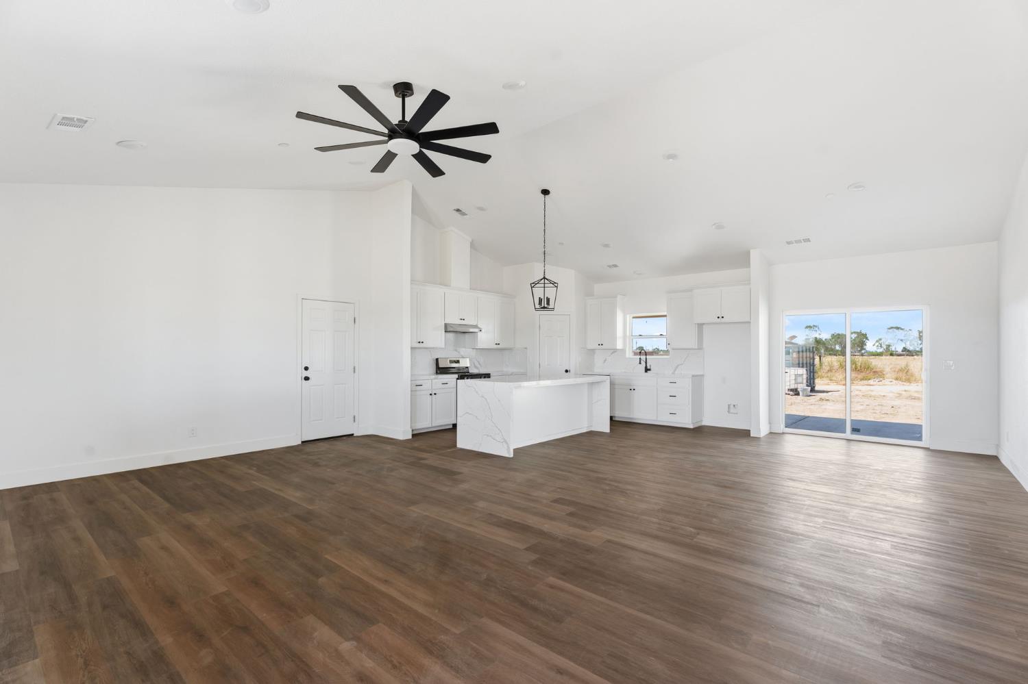 16836 N Lake St, Madera, CA 93638