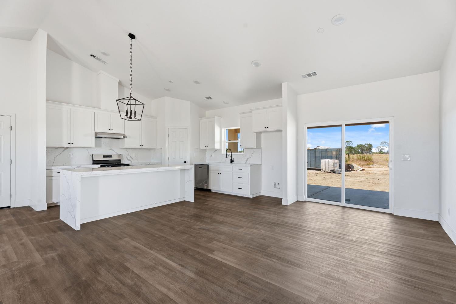 16836 N Lake St, Madera, CA 93638