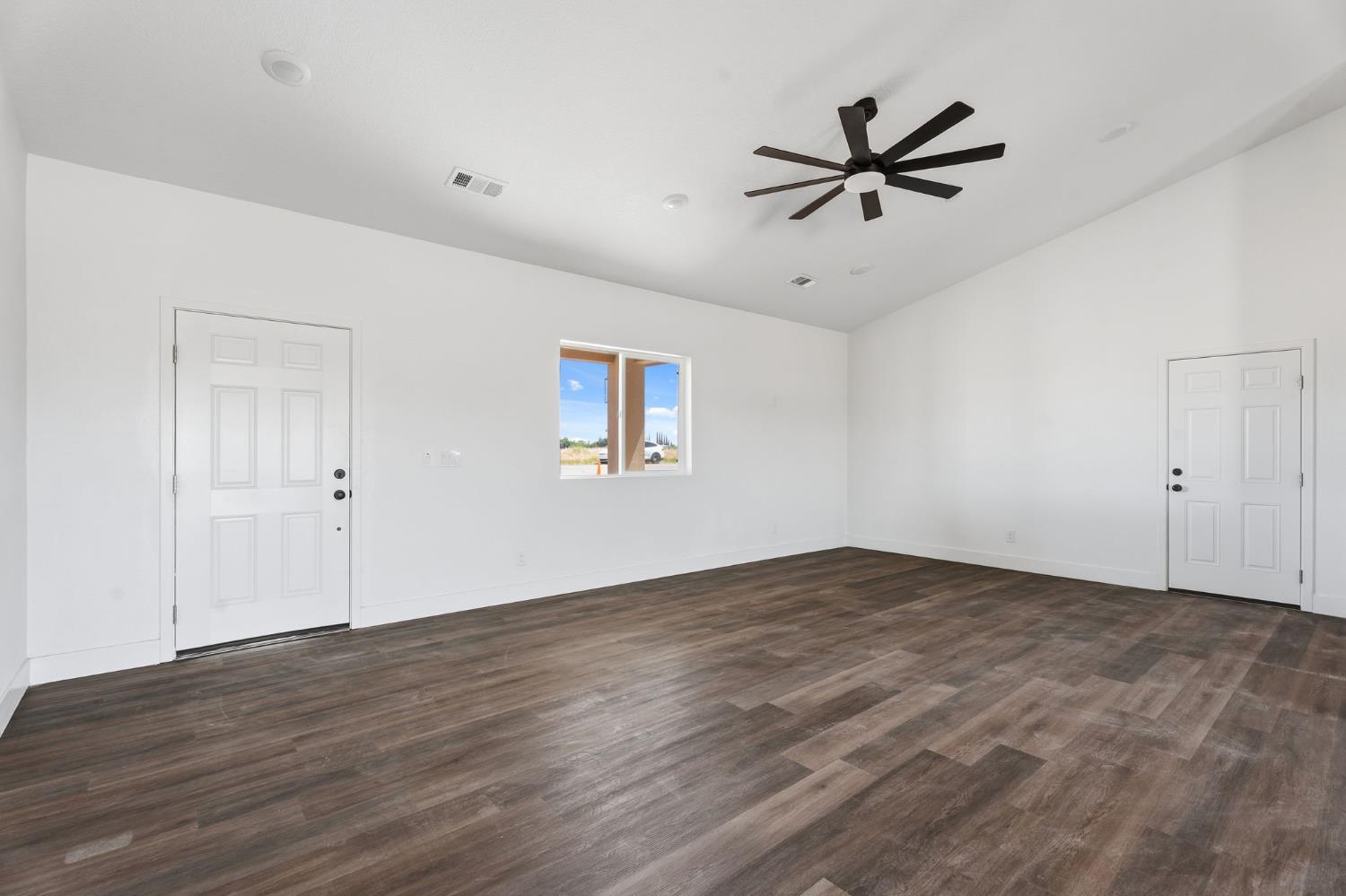 16836 N Lake St, Madera, CA 93638