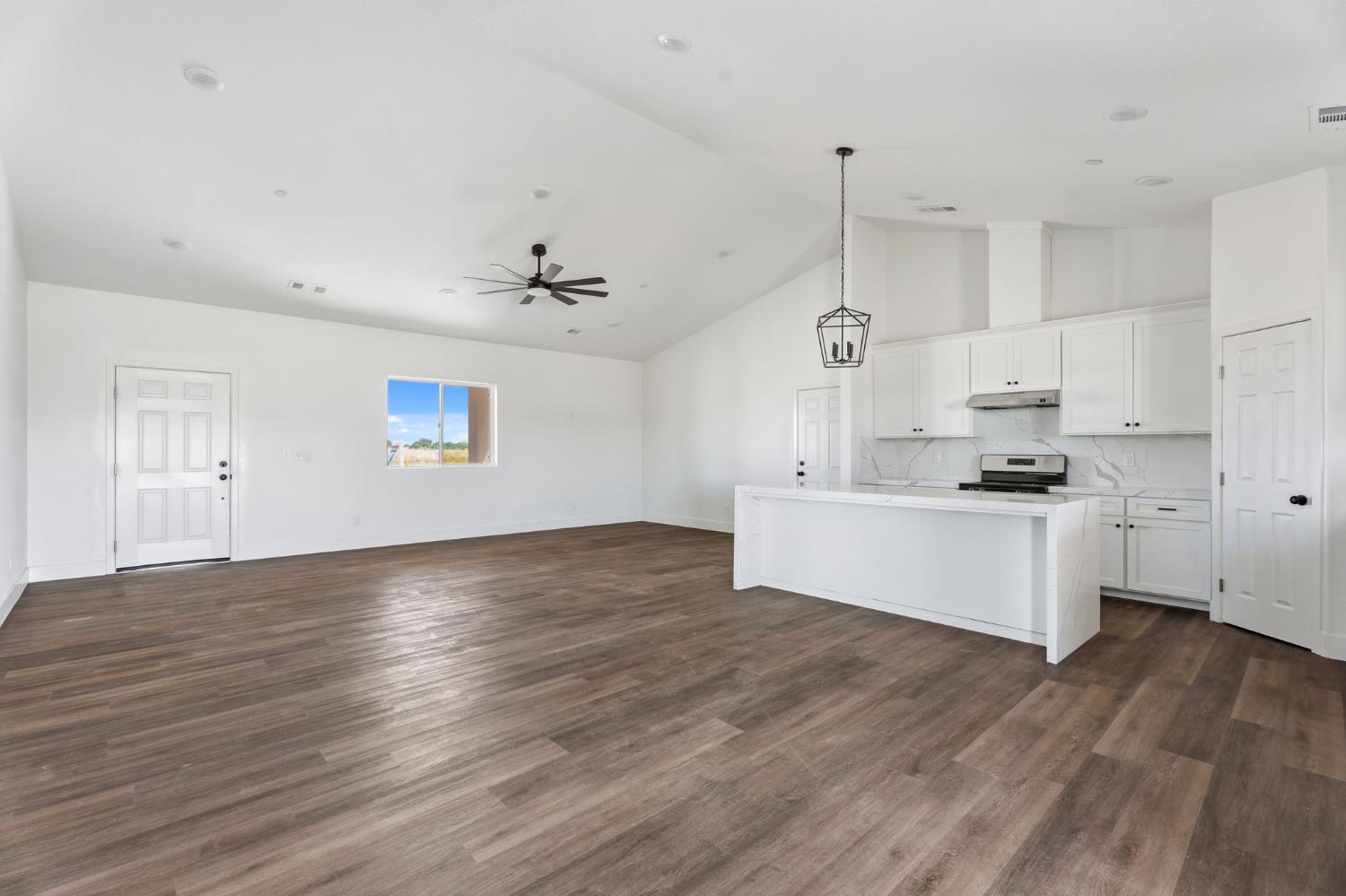 16836 N Lake St, Madera, CA 93638