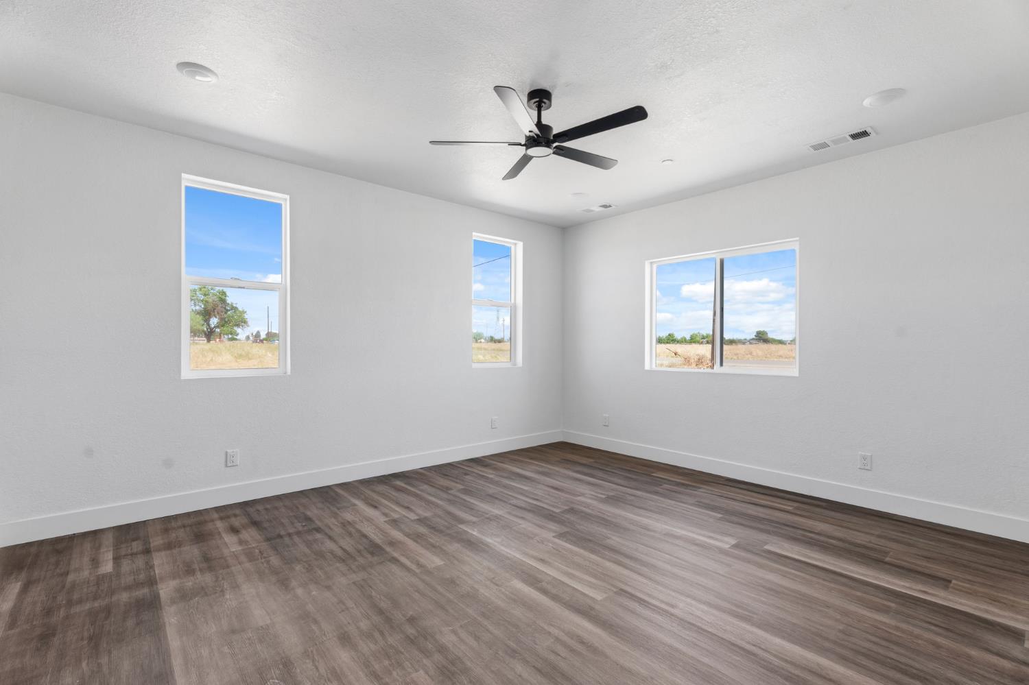 16836 N Lake St, Madera, CA 93638