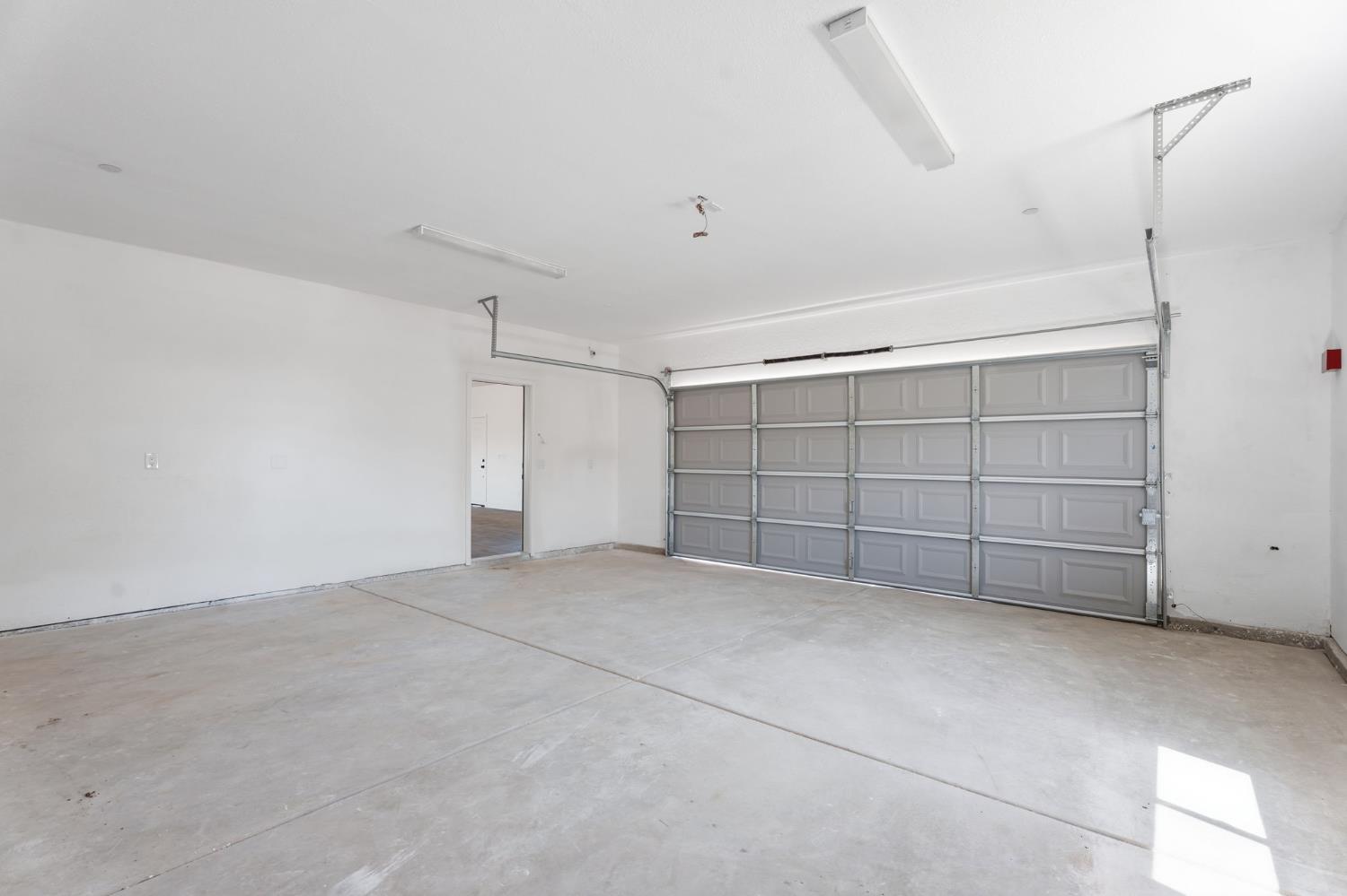 16836 N Lake St, Madera, CA 93638