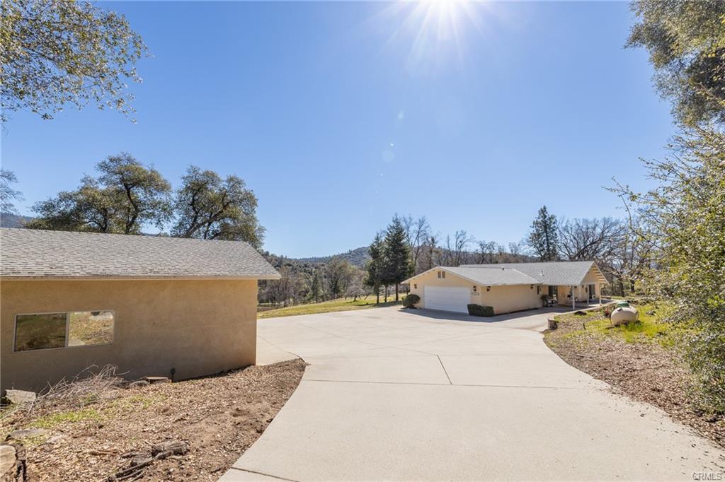 50174 Road 620, Oakhurst, CA 93644