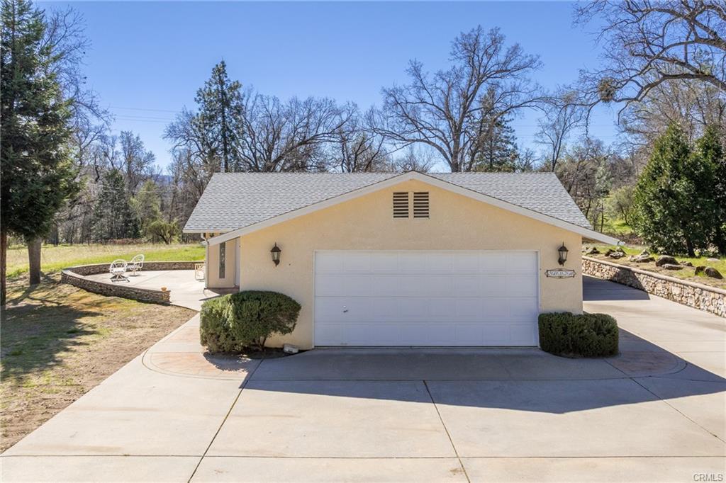 50174 Road 620, Oakhurst, CA 93644