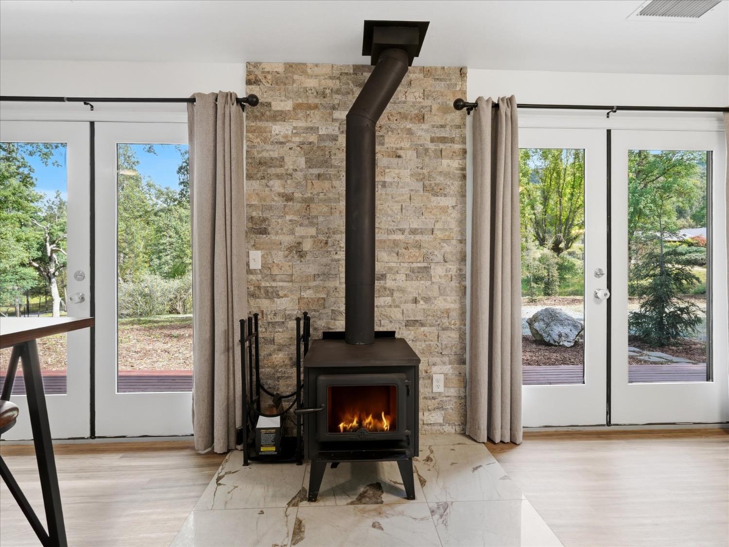 45893 & 45899 Sutton Dr, Oakhurst, CA 93644