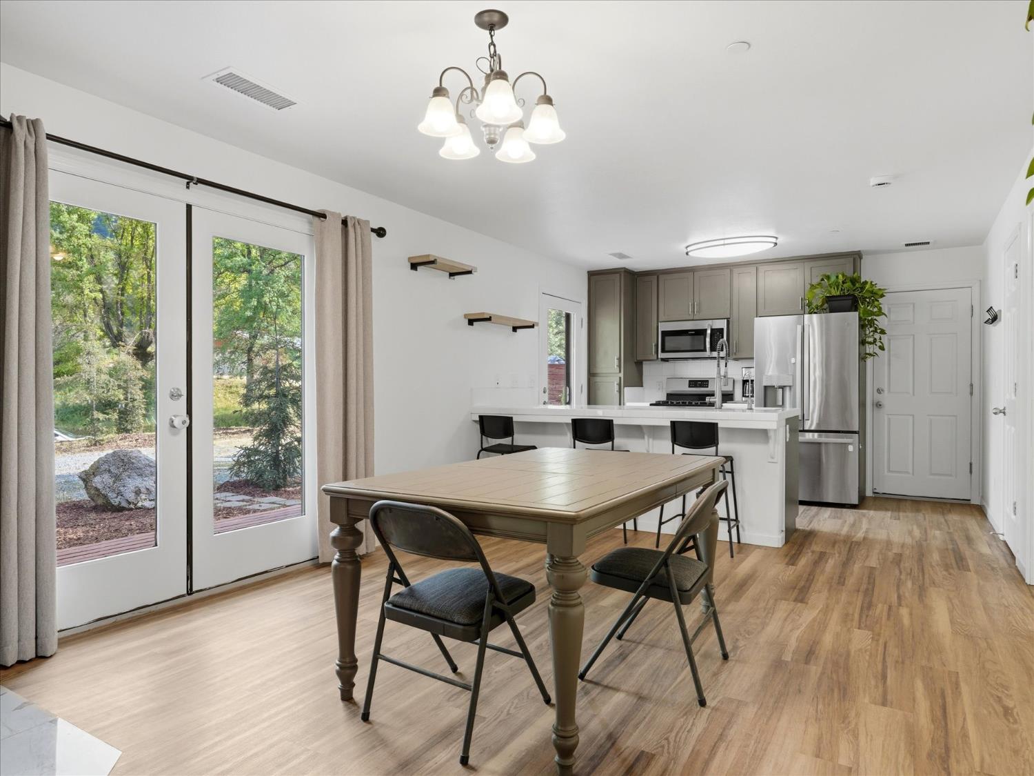 45893 & 45899 Sutton Dr, Oakhurst, CA 93644