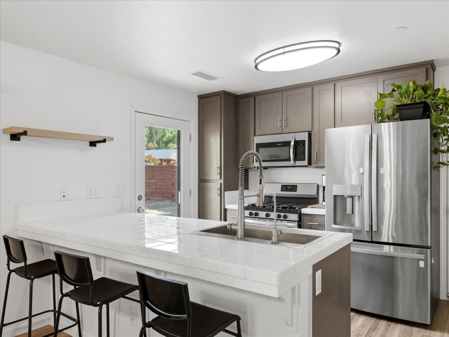 45893 & 45899 Sutton Dr, Oakhurst, CA 93644