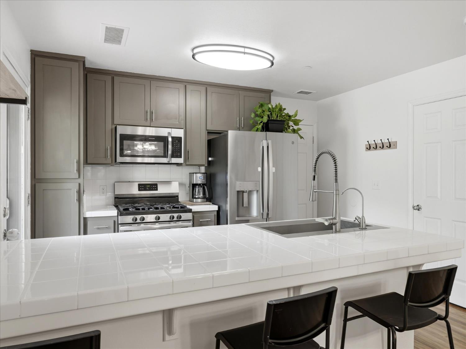 45893 & 45899 Sutton Dr, Oakhurst, CA 93644