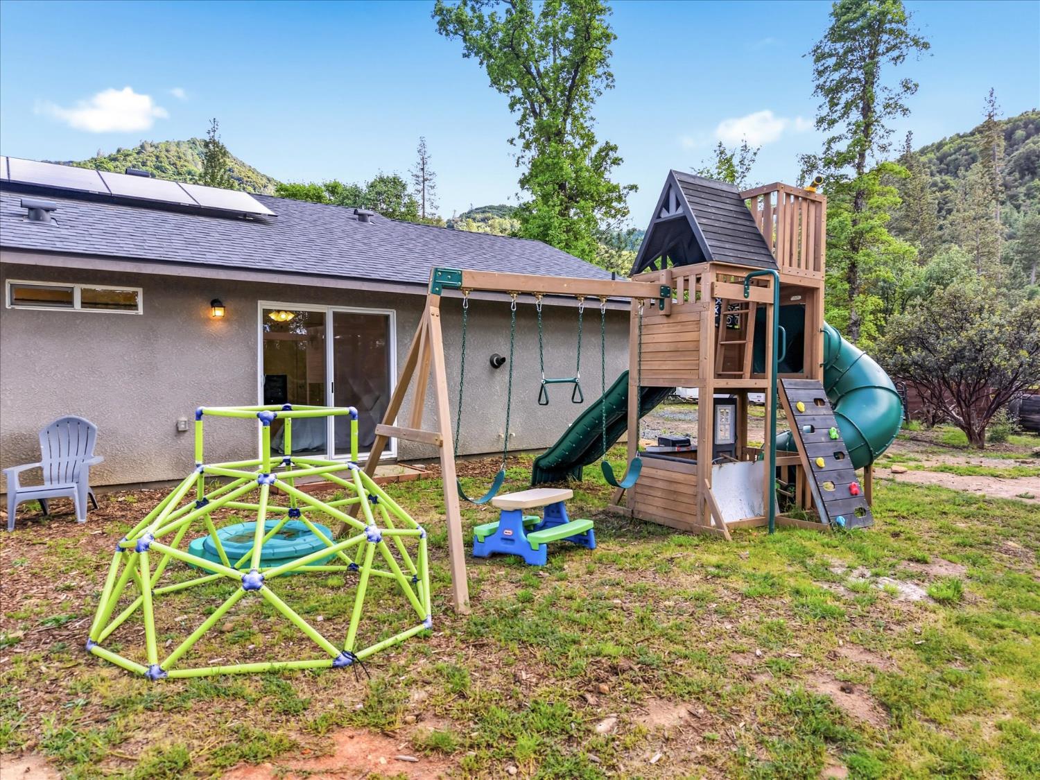 45893 & 45899 Sutton Dr, Oakhurst, CA 93644