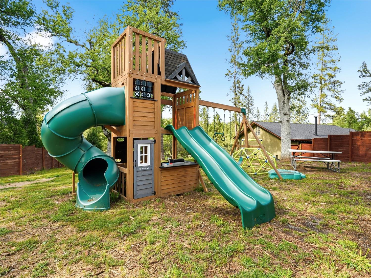 45893 & 45899 Sutton Dr, Oakhurst, CA 93644