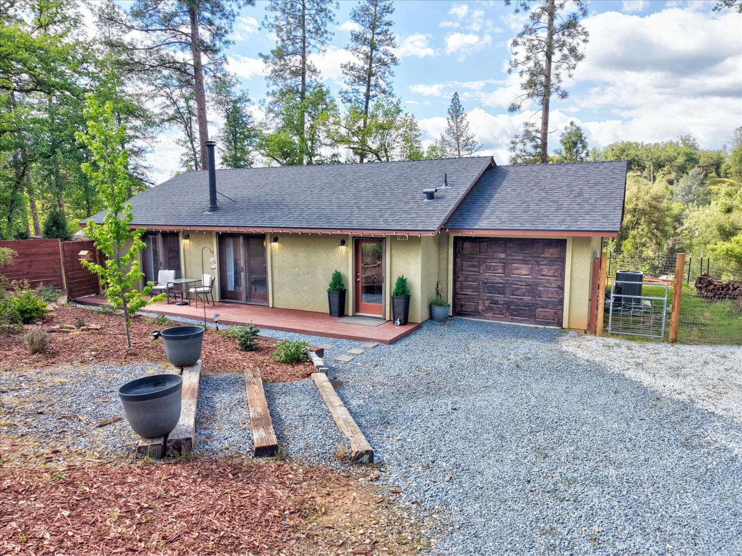 45893 & 45899 Sutton Dr, Oakhurst, CA 93644