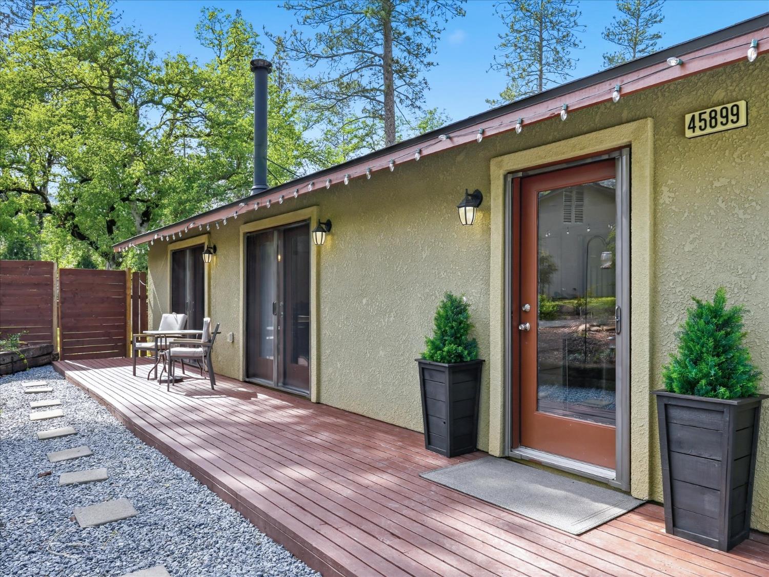 45893 & 45899 Sutton Dr, Oakhurst, CA 93644