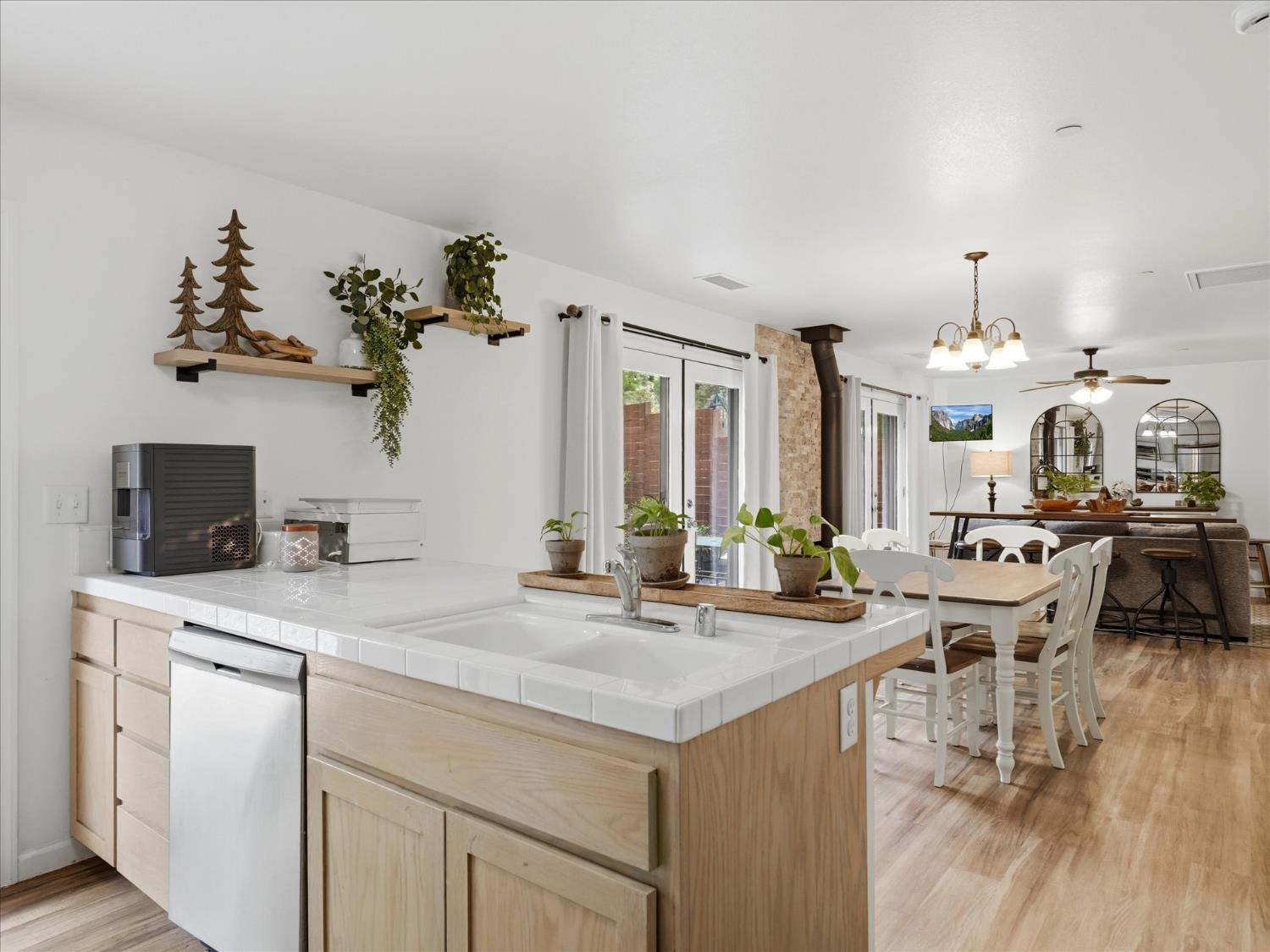 45893 & 45899 Sutton Dr, Oakhurst, CA 93644