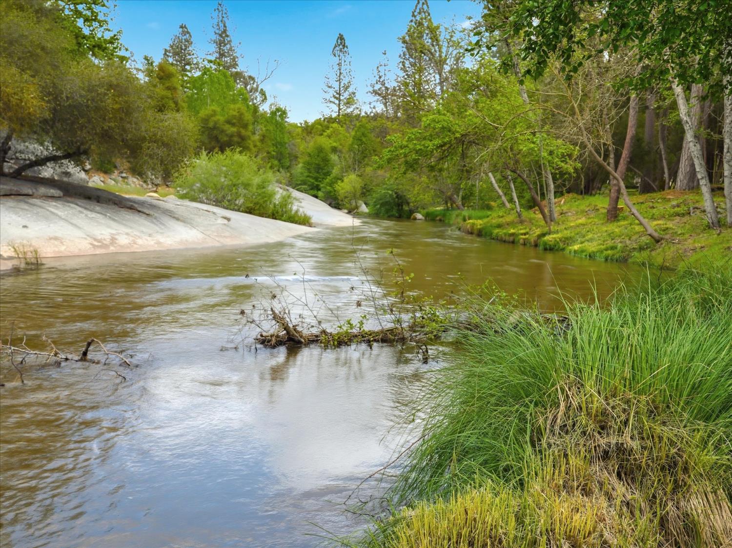 45893 & 45899 Sutton Dr, Oakhurst, CA 93644