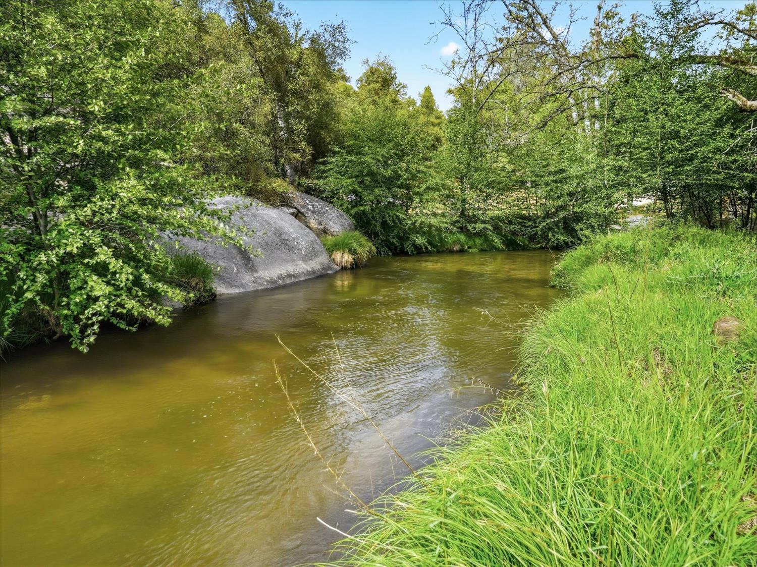 45893 & 45899 Sutton Dr, Oakhurst, CA 93644