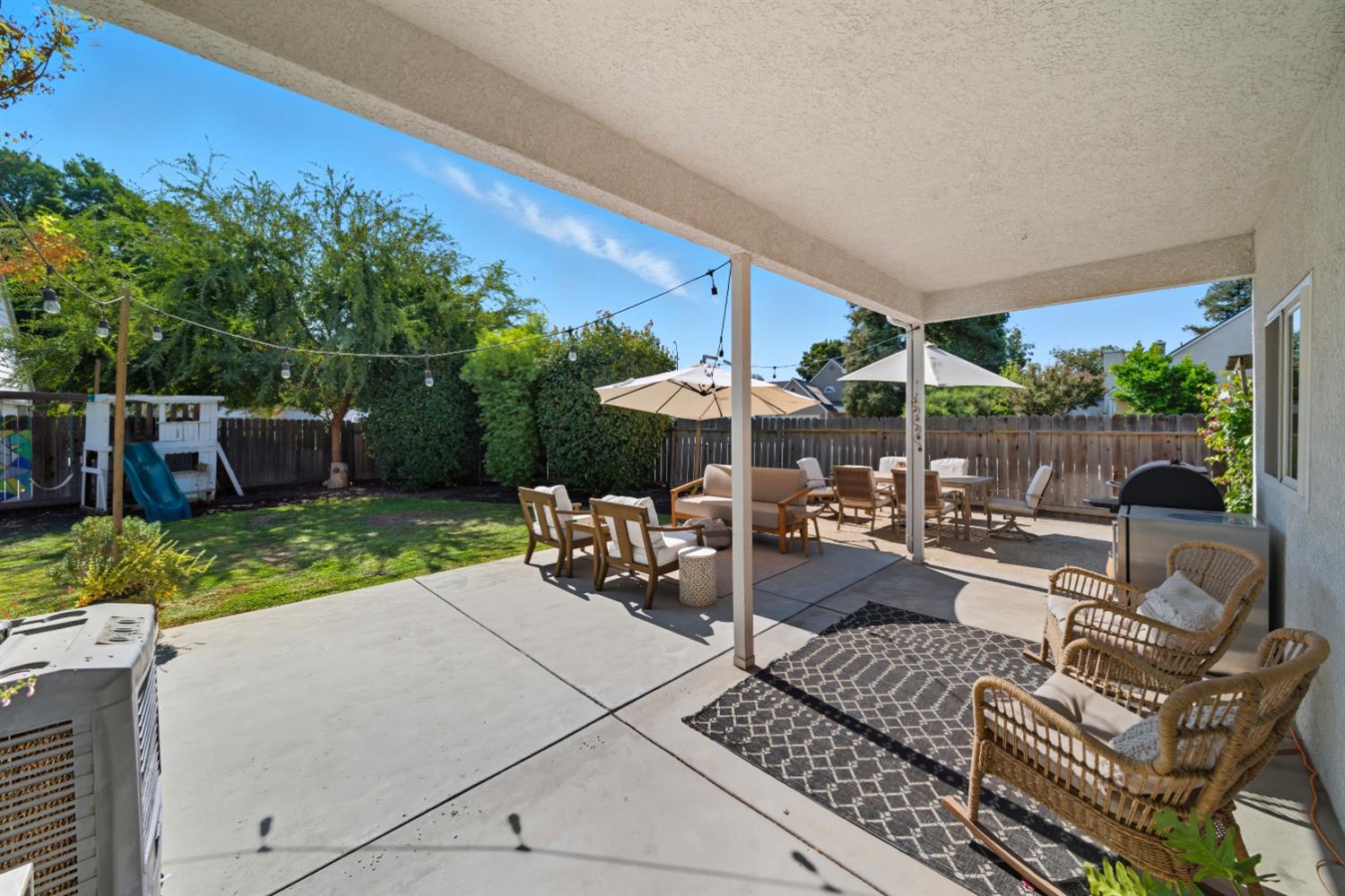 1922 Los Altos Ave, Clovis, CA 93611