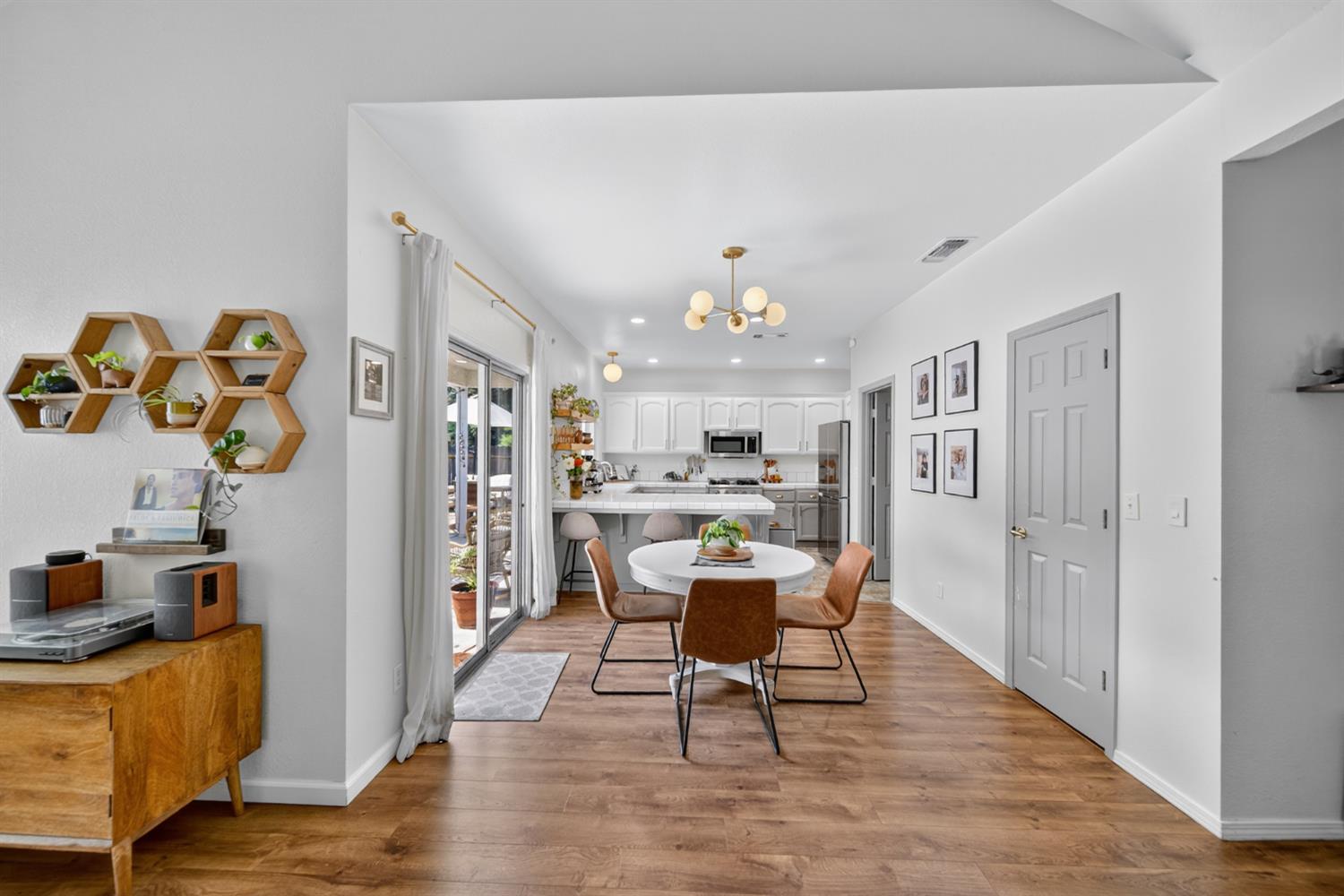 1922 Los Altos Ave, Clovis, CA 93611