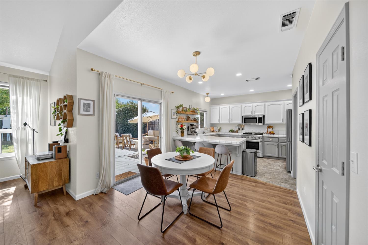 1922 Los Altos Ave, Clovis, CA 93611