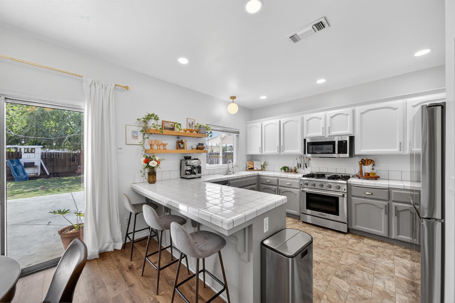 1922 Los Altos Ave, Clovis, CA 93611