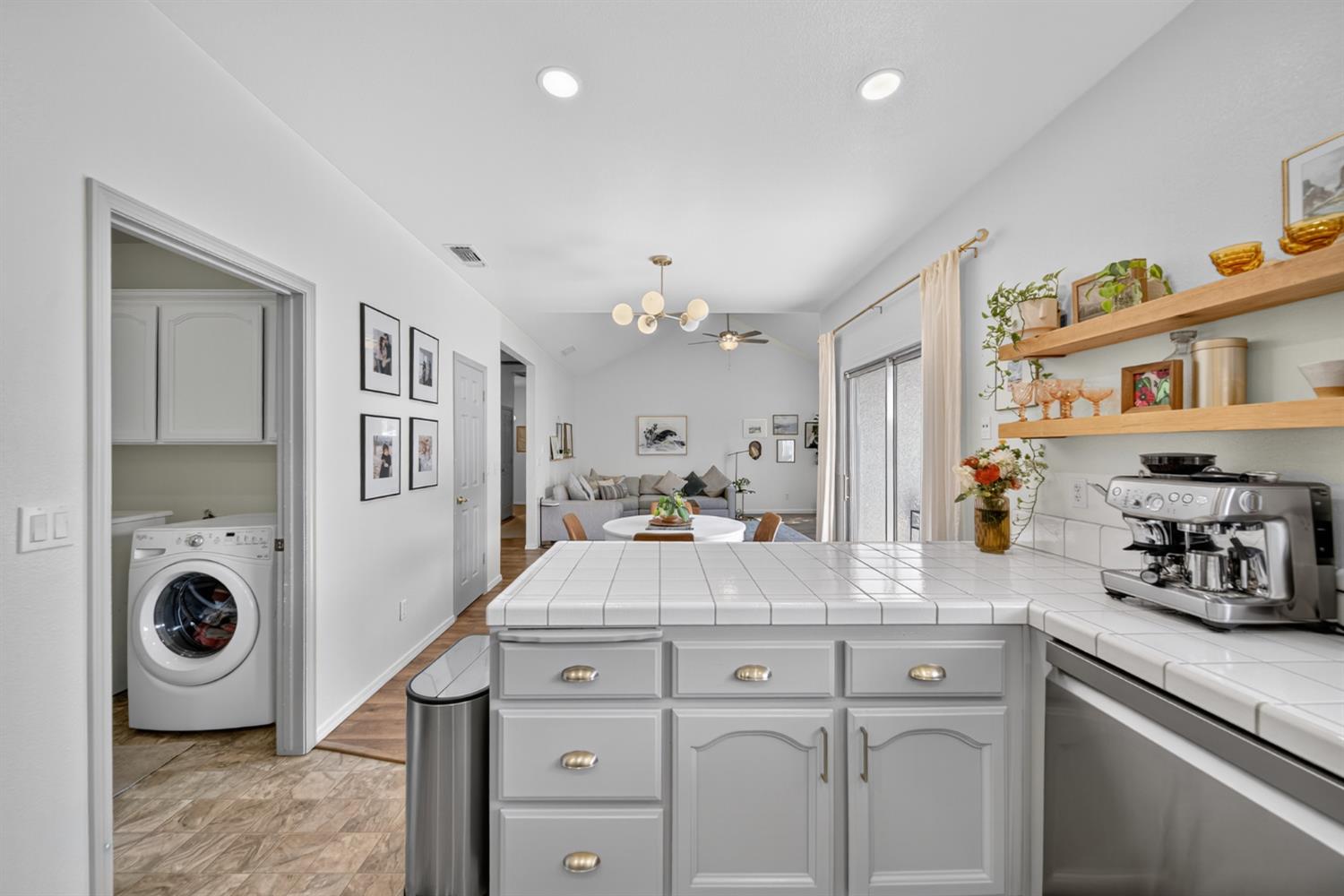 1922 Los Altos Ave, Clovis, CA 93611