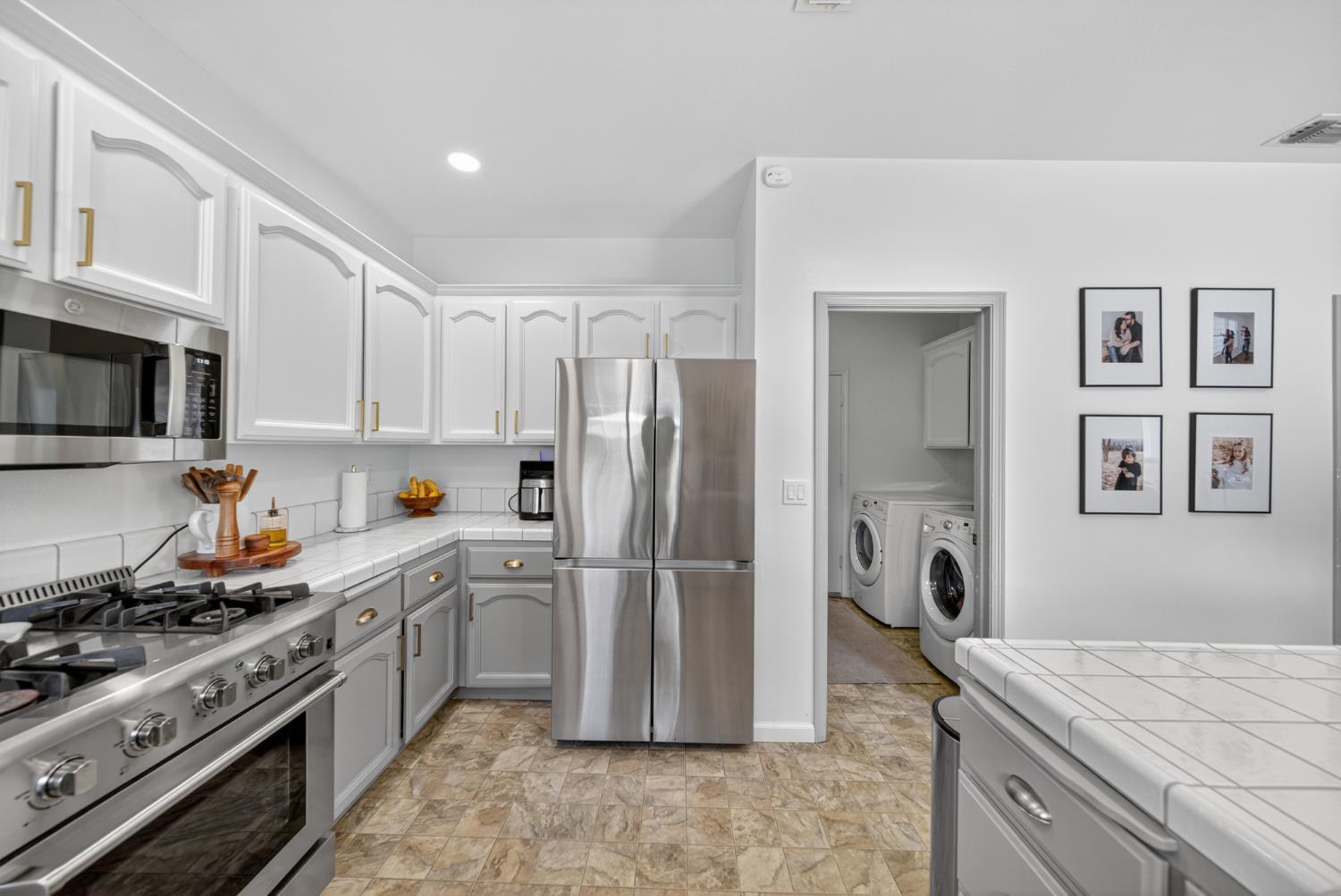 1922 Los Altos Ave, Clovis, CA 93611