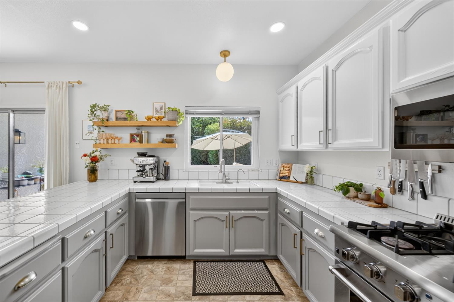 1922 Los Altos Ave, Clovis, CA 93611