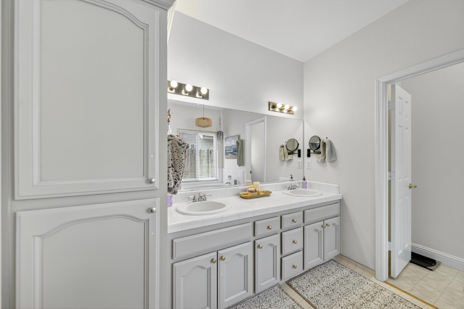 1922 Los Altos Ave, Clovis, CA 93611