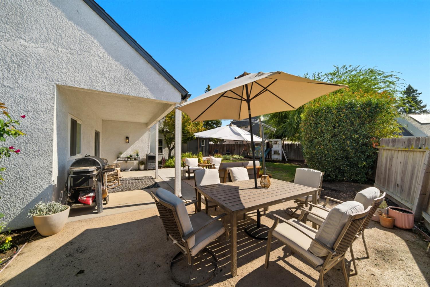 1922 Los Altos Ave, Clovis, CA 93611