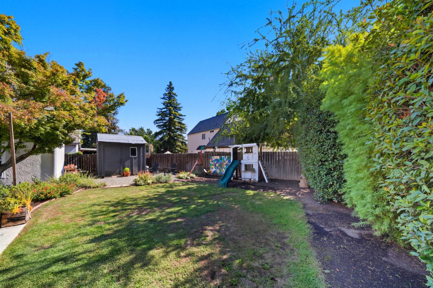 1922 Los Altos Ave, Clovis, CA 93611