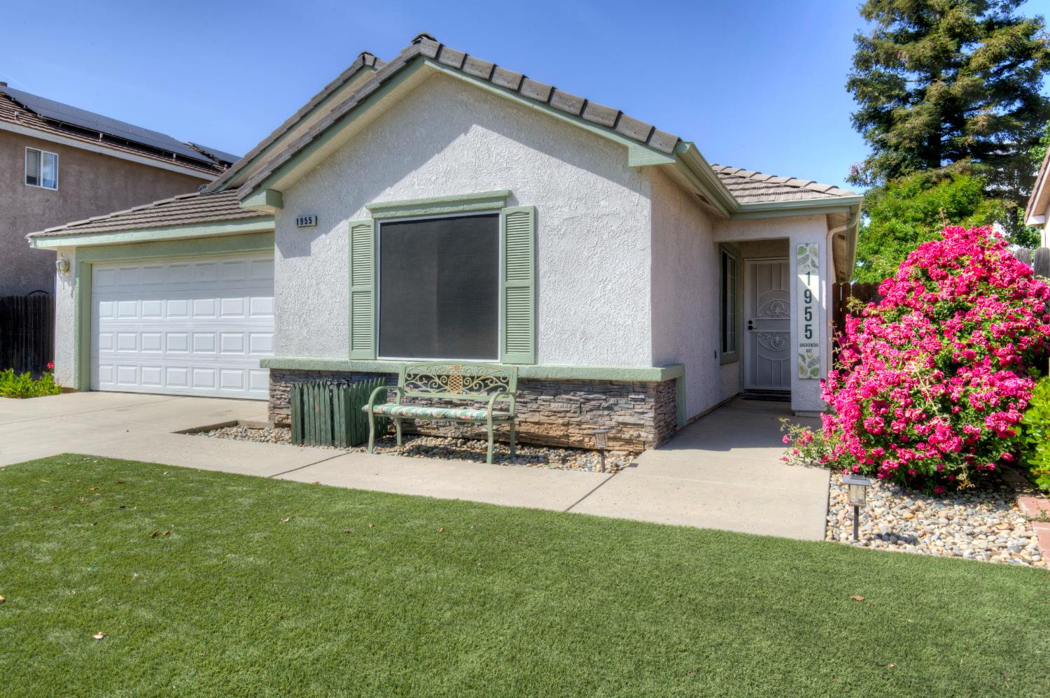 1955 Backowski Ave, Clovis, CA 93611