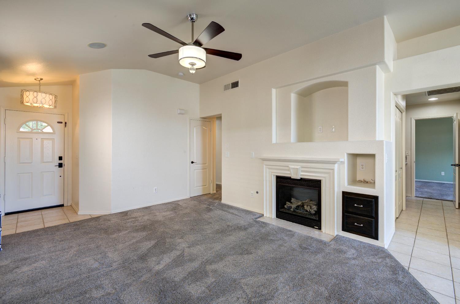 1955 Backowski Ave, Clovis, CA 93611