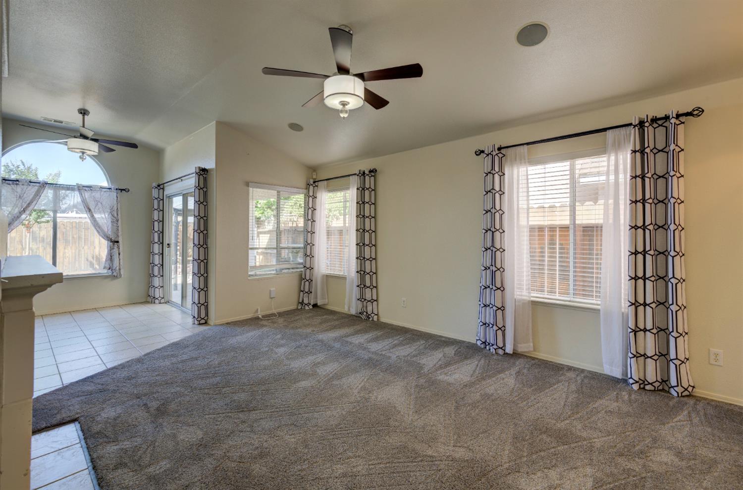 1955 Backowski Ave, Clovis, CA 93611