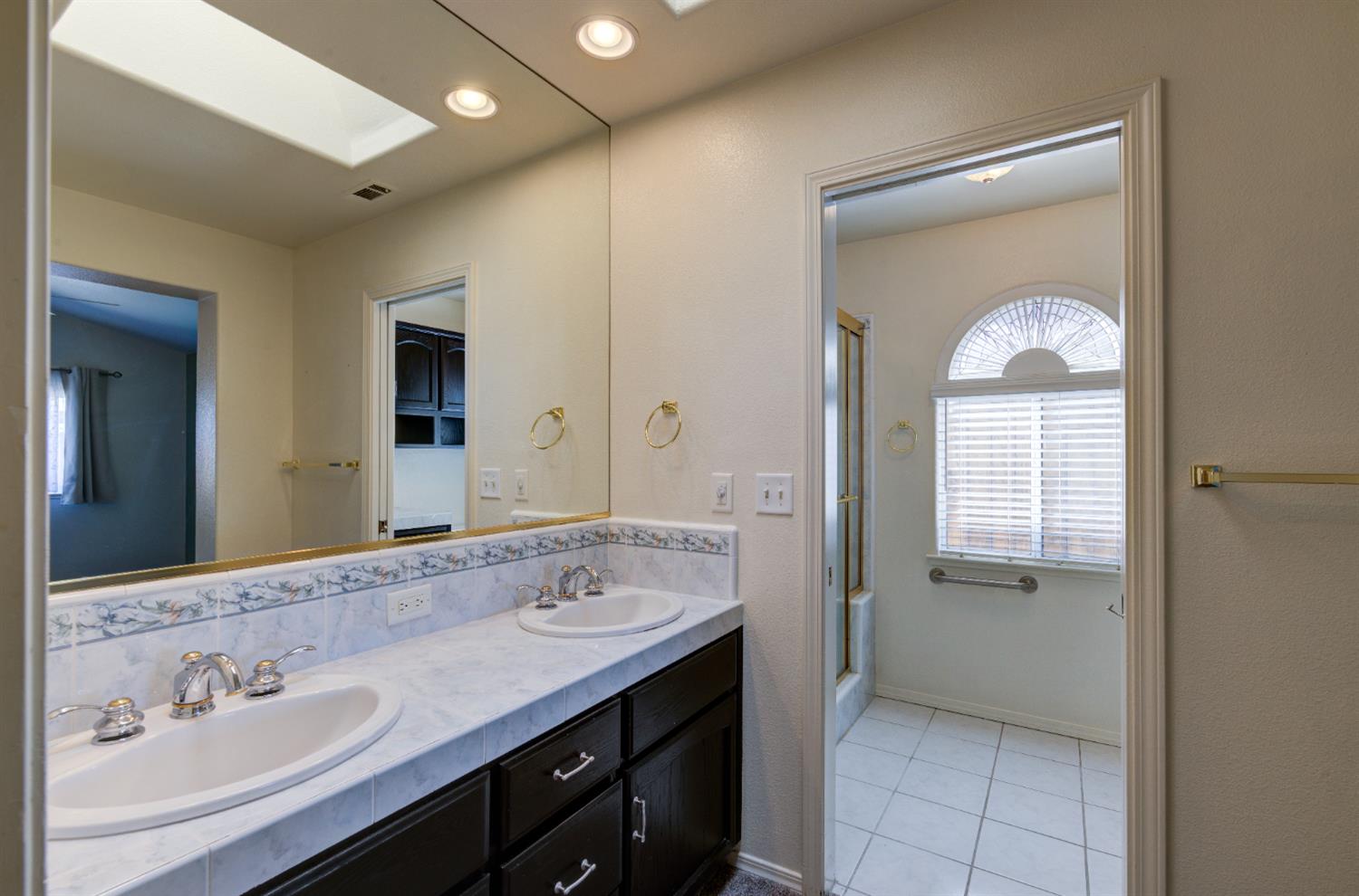 1955 Backowski Ave, Clovis, CA 93611