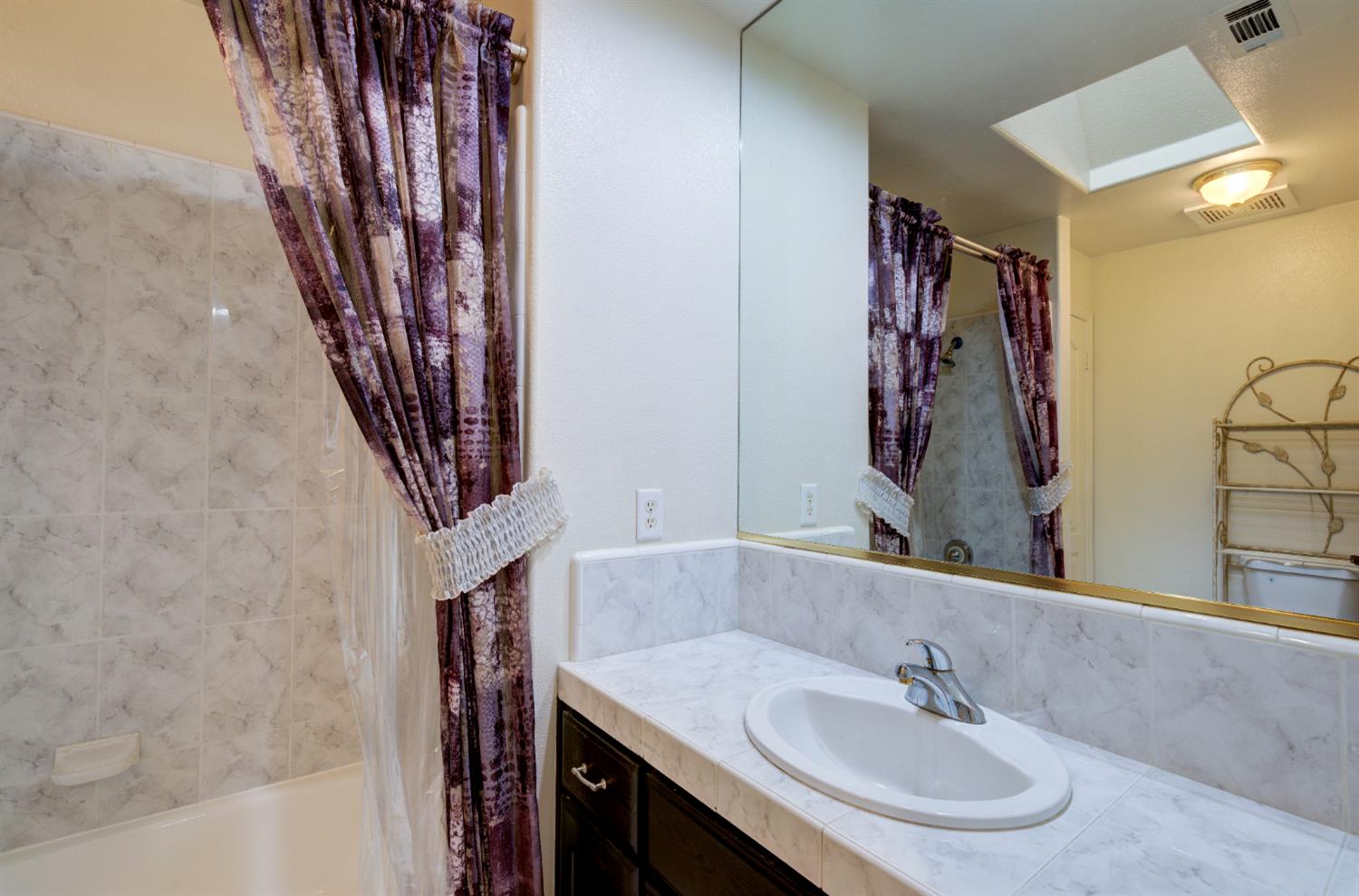 1955 Backowski Ave, Clovis, CA 93611