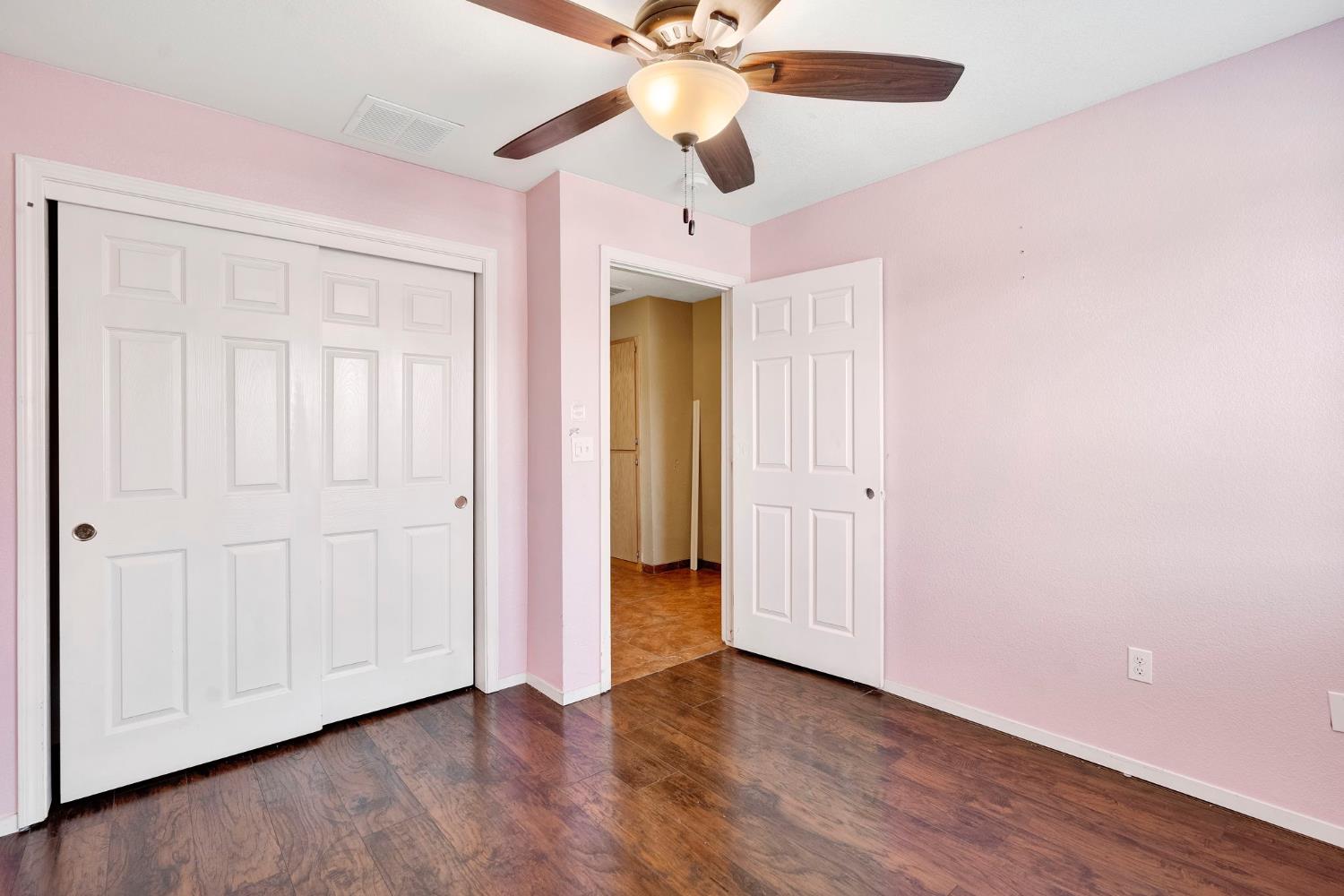 1350 E Jefferson Ct, Reedley, CA 93654