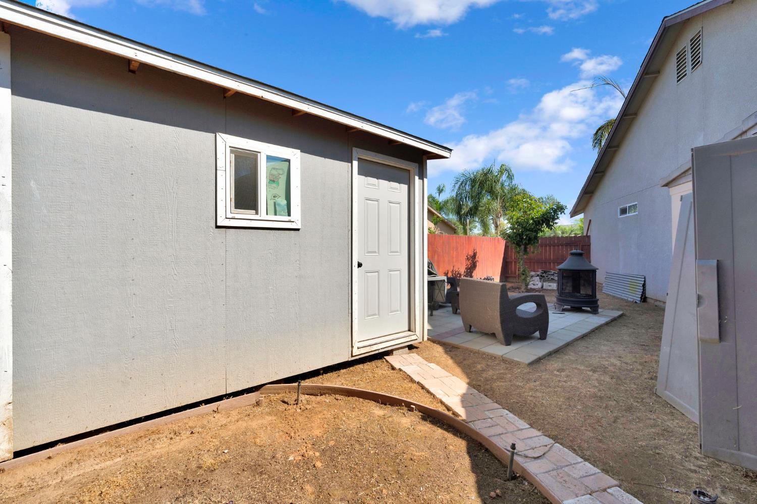 1350 E Jefferson Ct, Reedley, CA 93654