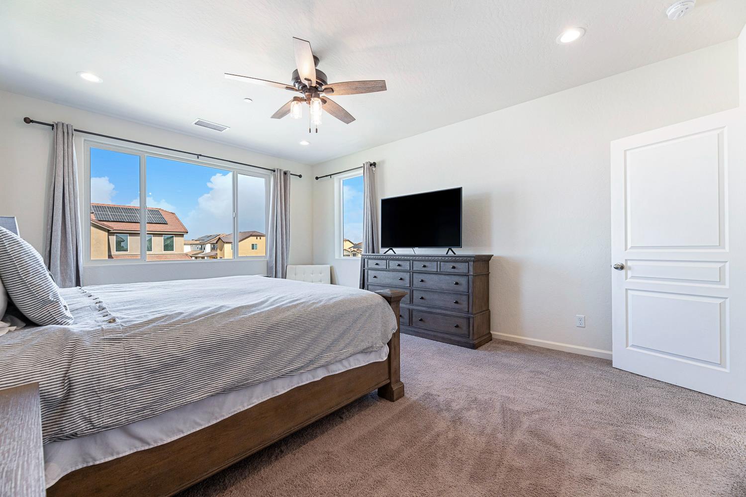 1006 La Canada Ave, Clovis, CA 93619