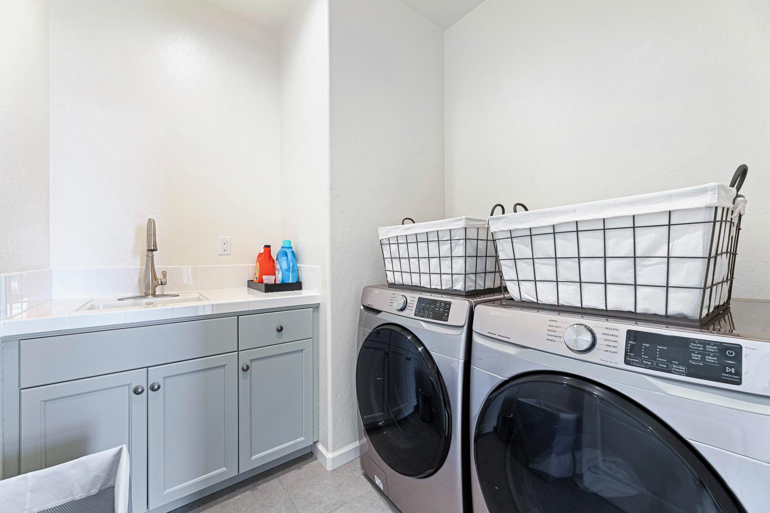 1006 La Canada Ave, Clovis, CA 93619