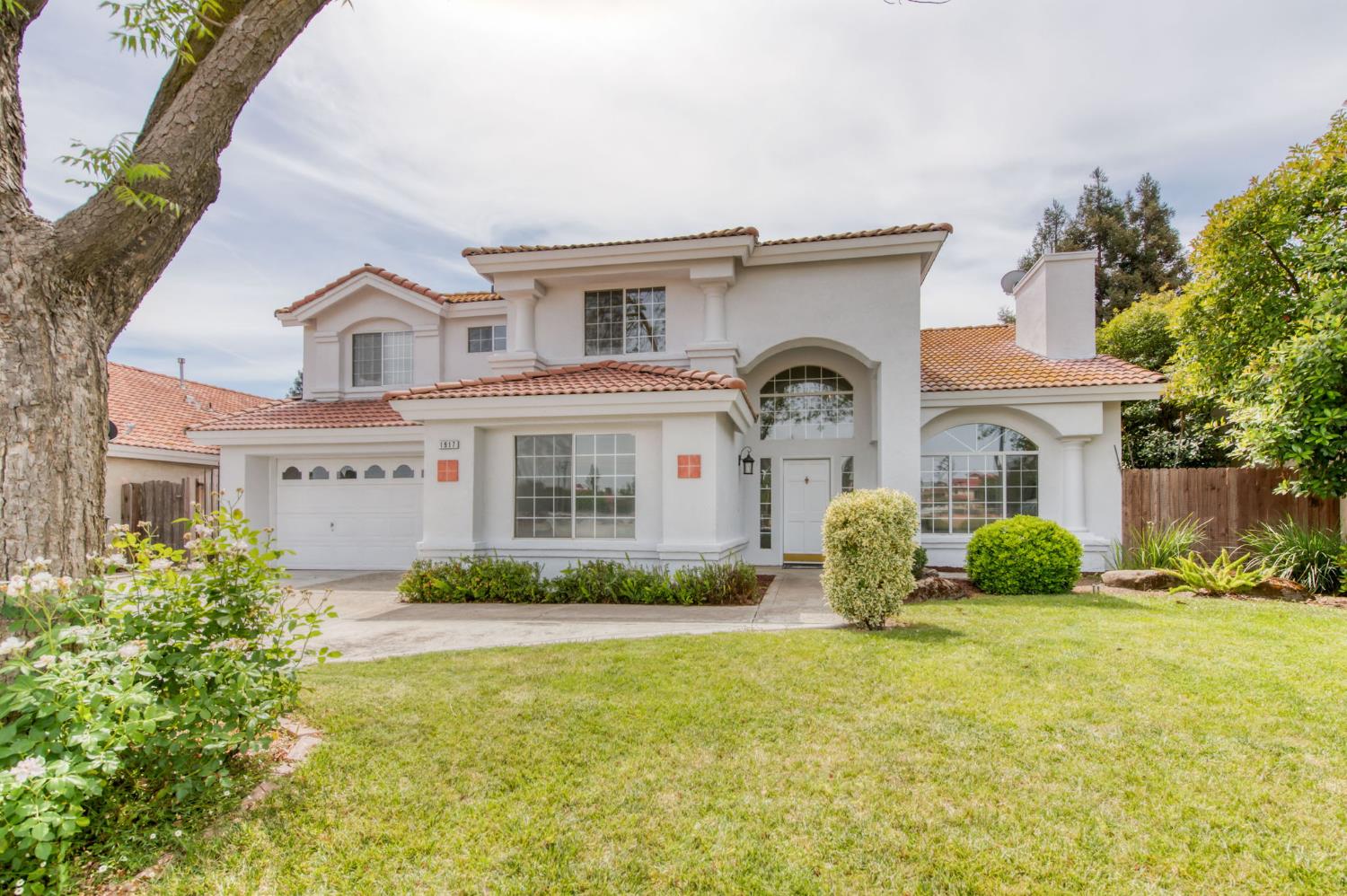 1917 E Serena Ave, Fresno, CA 93720