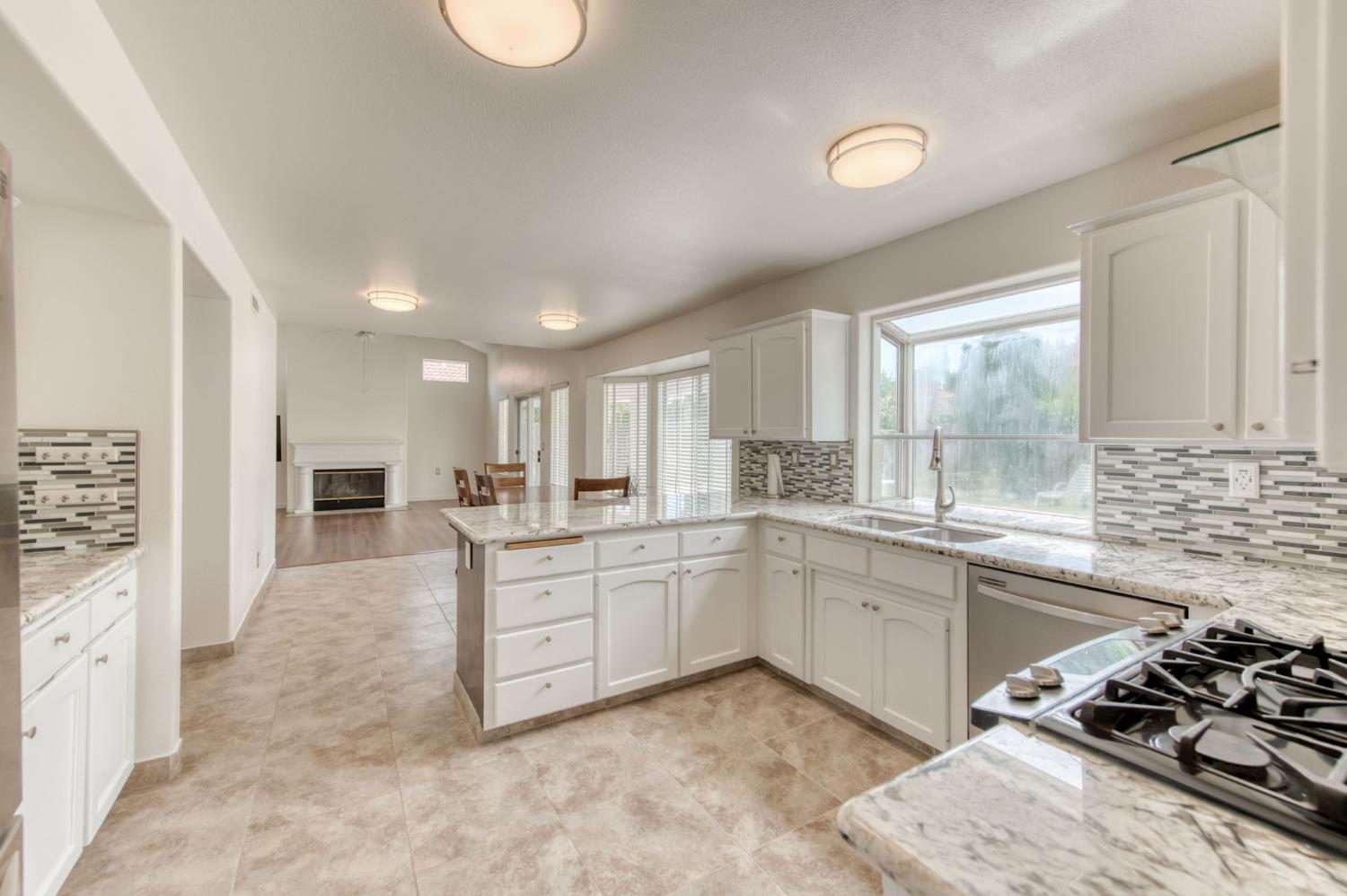 1917 E Serena Ave, Fresno, CA 93720