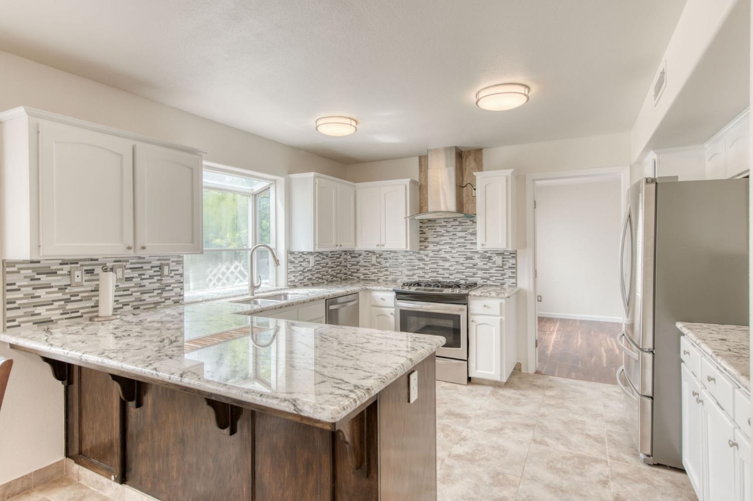 1917 E Serena Ave, Fresno, CA 93720