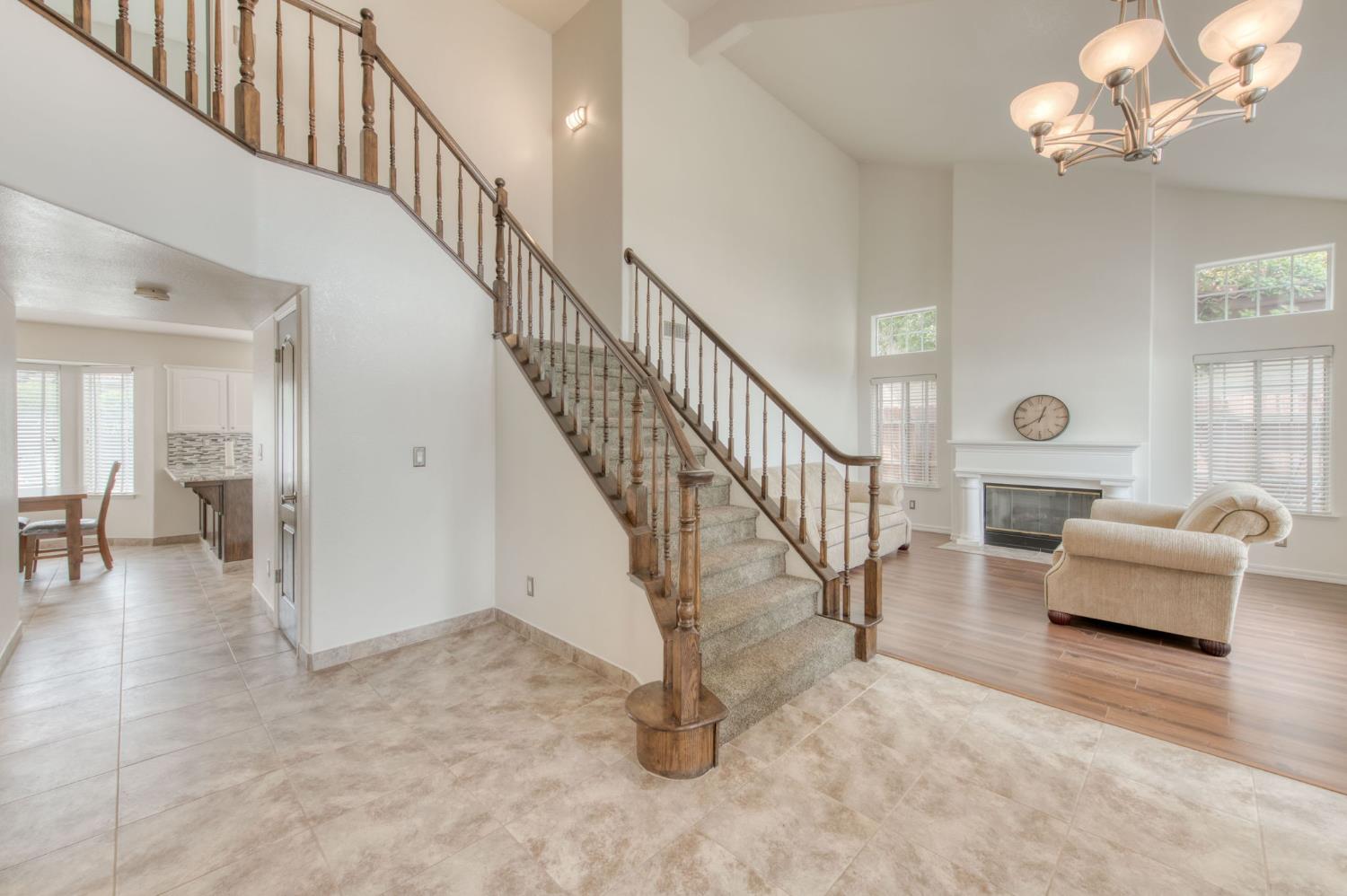 1917 E Serena Ave, Fresno, CA 93720