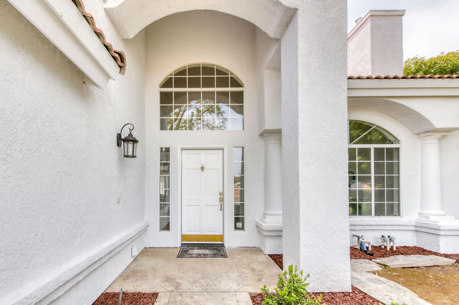 1917 E Serena Ave, Fresno, CA 93720