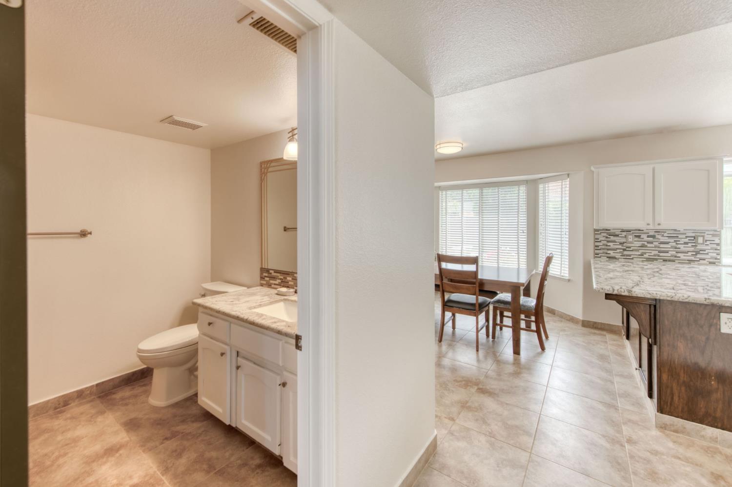 1917 E Serena Ave, Fresno, CA 93720