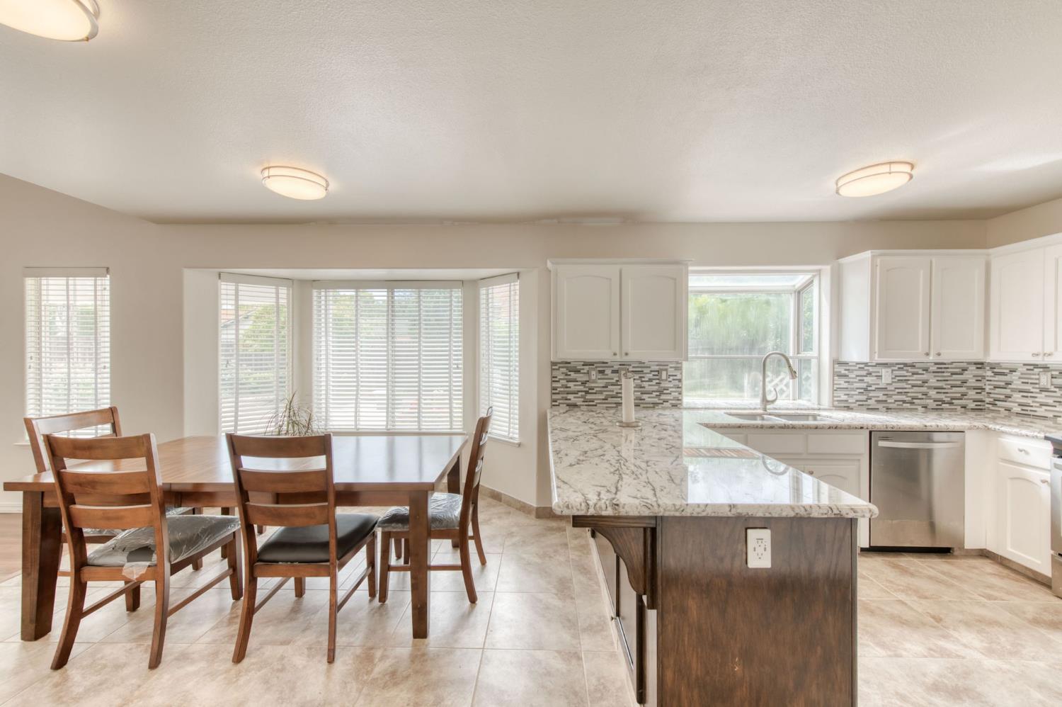 1917 E Serena Ave, Fresno, CA 93720