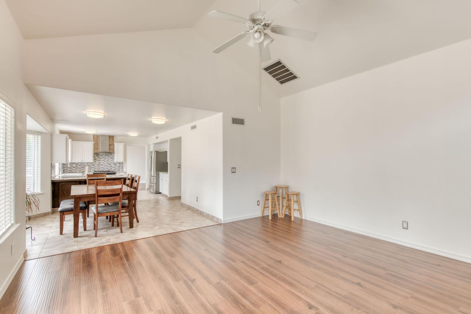 1917 E Serena Ave, Fresno, CA 93720